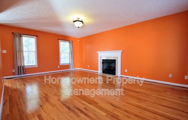 324 ROUNDTREE DR