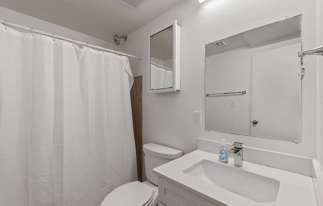 3 beds, 2 baths, 1,450 sqft, $1,400, Unit #206