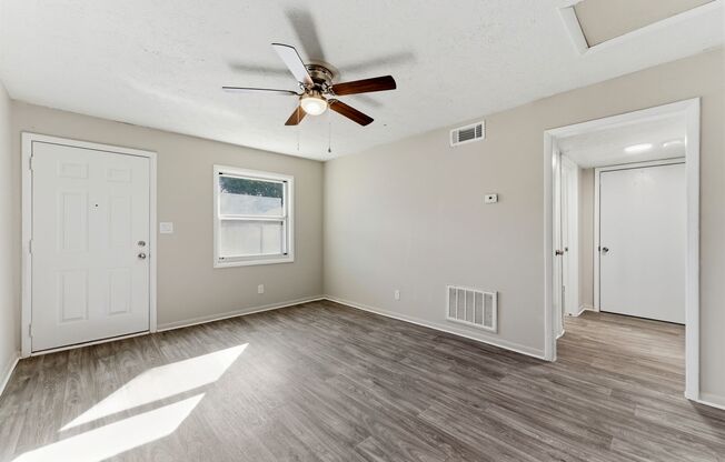 2 beds, 1.5 baths, 950 sqft, $1,289, Unit C09