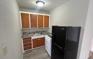 1 bed, 1 bath, 650 sqft, $975, Unit Apt 8