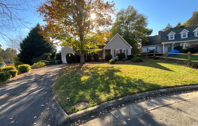 Great 3/2 Home in High Point, one level, back deck, off Skeet Club Road