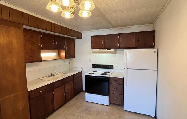 2 beds, 1 bath, 800 sqft, $675, Unit #5