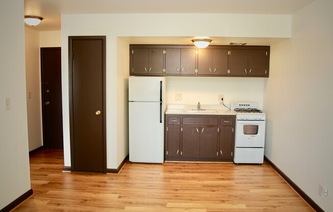 1 bed, 1 bath, 700 sqft, $895