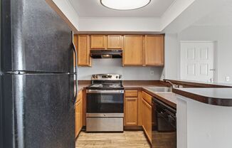 ONE BEDROOM ONE BATHROOM!! Waterfront Community!!