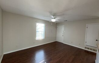 2 beds, 1 bath, $795, Unit 810 N. 5th St Unit B