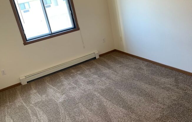 2 beds, 1 bath, 900 sqft, $875, Unit 211