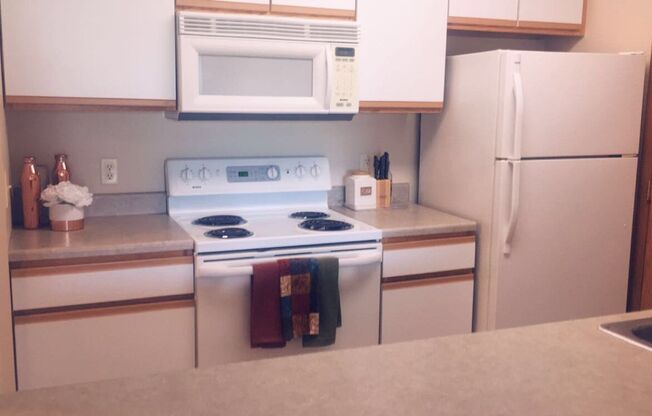 2 beds, 2 baths, 965 sqft, $1,104, Unit 320S