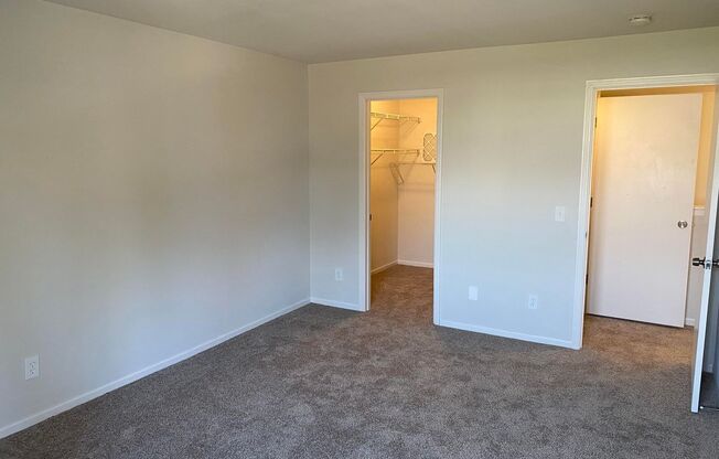 2 beds, 1.5 baths, 1,150 sqft, $1,915, Unit 4