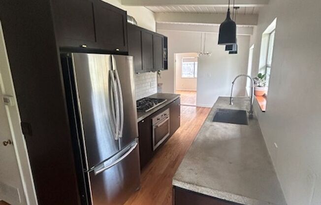 3 beds, 1 bath, $3,350