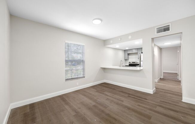 2 beds, 1 bath, 780 sqft, $2,395, Unit 07