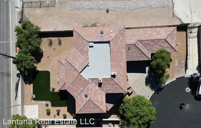 5596 Hawley Ct