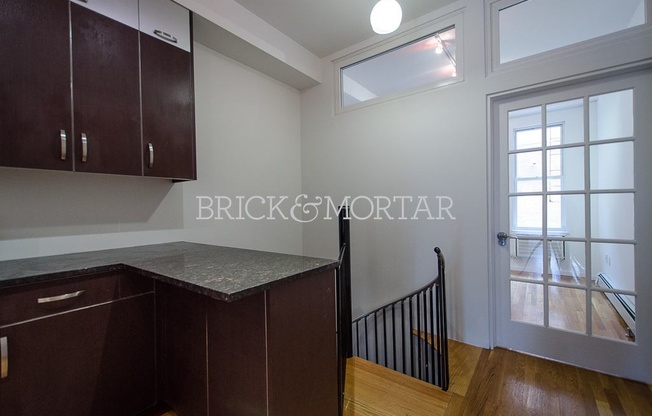 41 MASPETH AVE