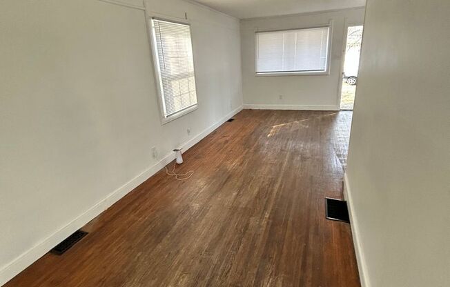 420 Caithness Rd | 3 BR 1 BA | 854 SQ. FT