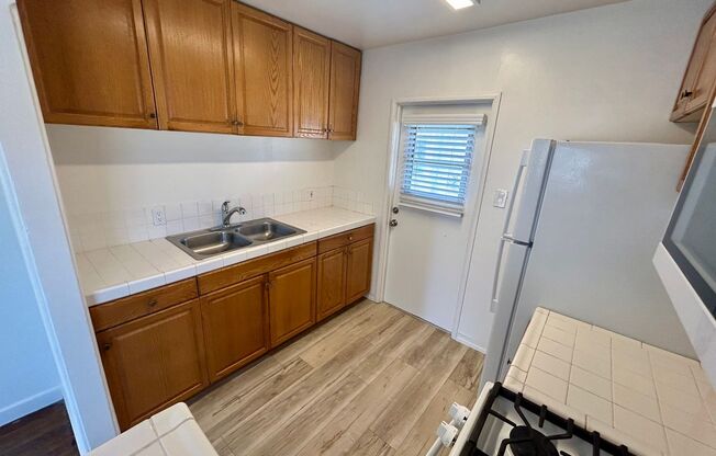 Charming and Bright 2 bed 1 bath in Point Loma