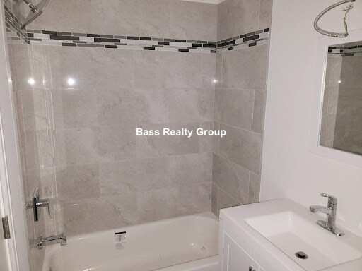 1324 W GREENLEAF AVE