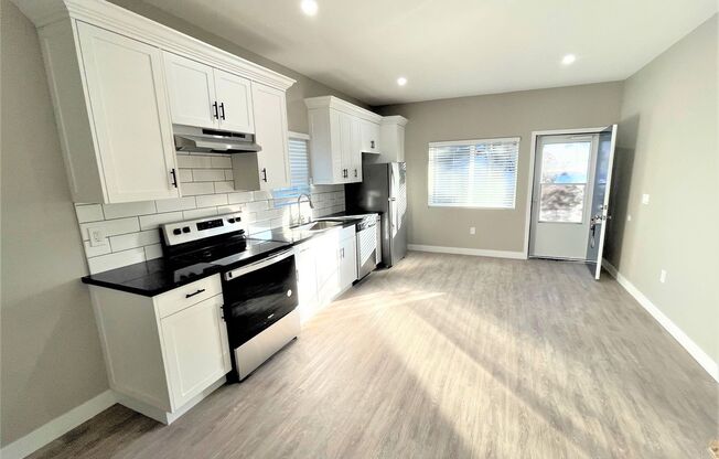 Studio, 1 bath, 243 sqft, $1,595, Unit 44