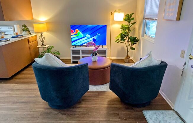 Studio, 1 bath, 425 sqft, $1,050, Unit 204 1421LS