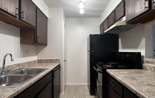 2 beds, 1.5 baths, 926 sqft, $859