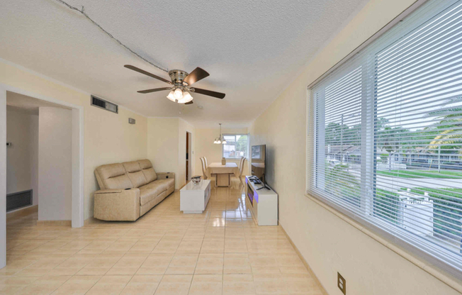 525 9 AVE N