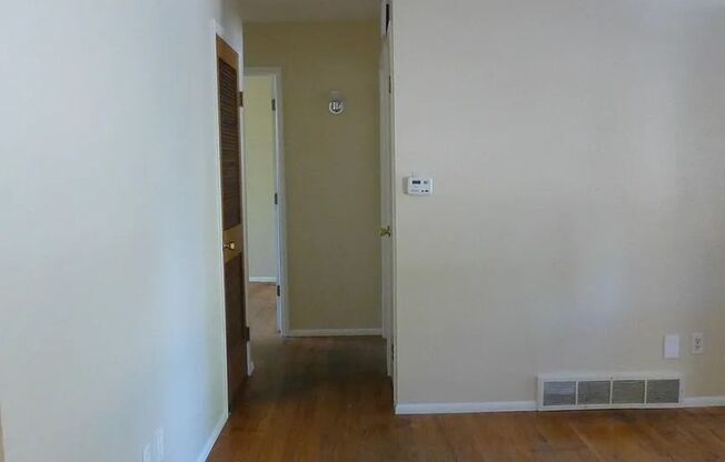 2 beds, 1 bath, $1,910