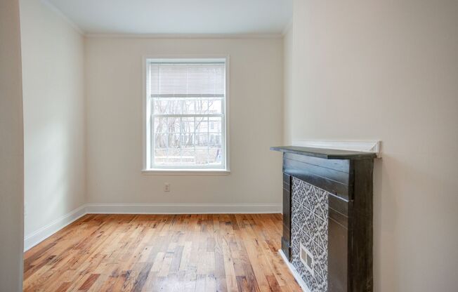 4 beds, 4 baths, $1,600, Unit 2226 Sydenham Street