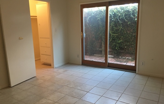 2 beds, 1 bath, 1,000 sqft, $2,650