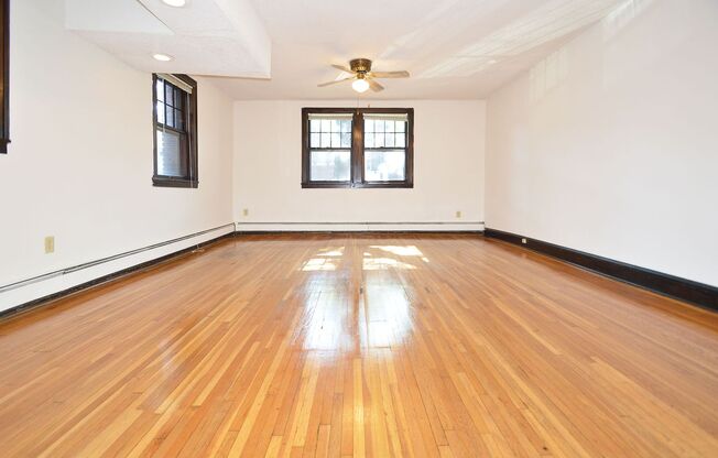 1 bed, 1 bath, 410 sqft, $945, Unit 7 - B