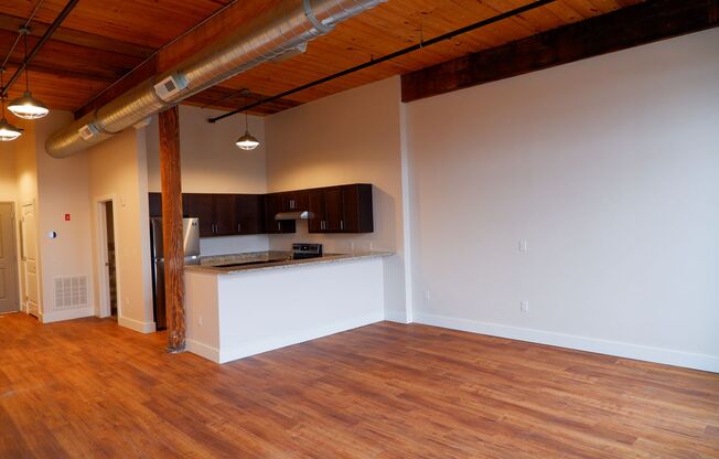 Studio, 1 bath, 827 sqft, $1,725, Unit 338