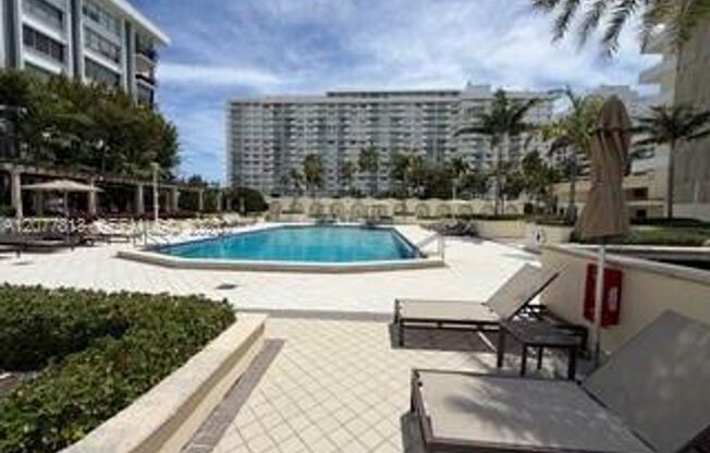 2 beds, 2 baths, $4,500, Unit # 15 J