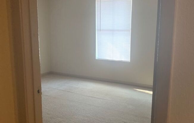 2 beds, 2 baths, 844 sqft, $1,155, Unit 204