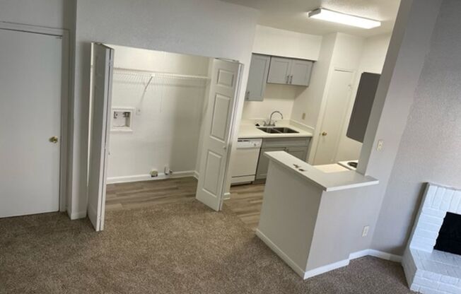 2 beds, 2 baths, 1,038 sqft, $1,215, Unit 1406