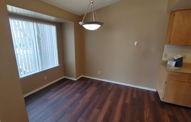 1 bed, 1 bath, 878 sqft, $1,495, Unit 1690-239