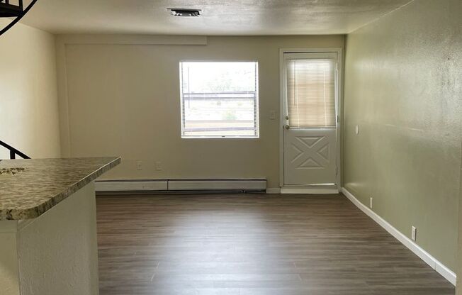 2 beds, 1 bath, 790 sqft, $950, Unit I218