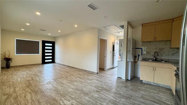 9137 FOOTHILL BLVD