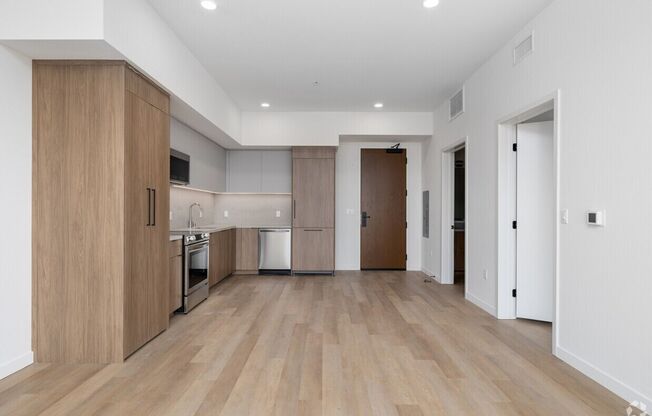 2 beds, 2 baths, 1,124 sqft, $5,700, Unit PH 514