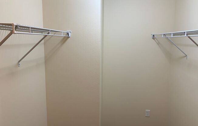 1 bed, 1 bath, 718 sqft, $1,055, Unit 3839-209