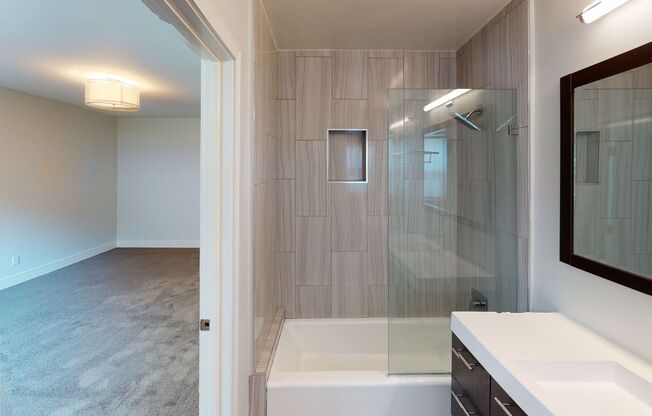 Gorgeous 2 Story Townhome...Great Location! CALL NOW!