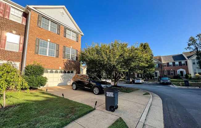 Superb 3 Bedroom And 3 Bathroom End Unit Townhome With Fenced Yard And 2 Car Garage In Ridgeleigh