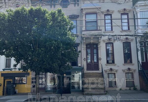 292 LARK ST