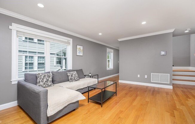 89 OVERLAND RD