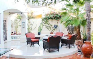 3 beds, 2.5 baths, $2,800