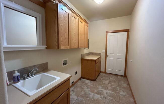 3 beds, 2 baths, $2,695