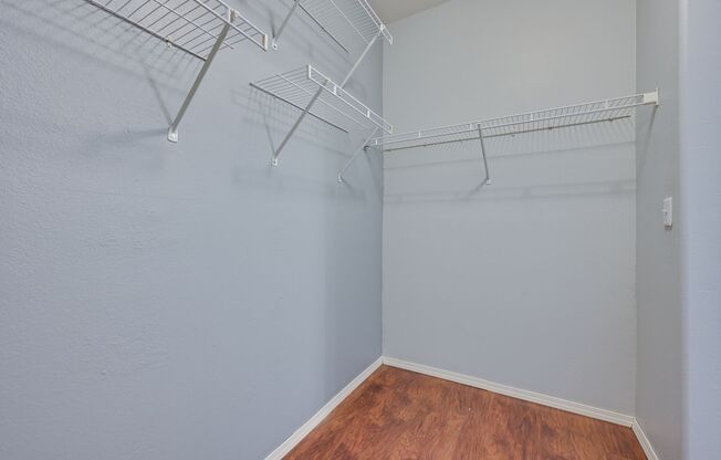 1 bed, 1 bath, $1,300, Unit # 1061