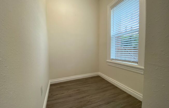 Studio, 1 bath, $1,350, Unit 105