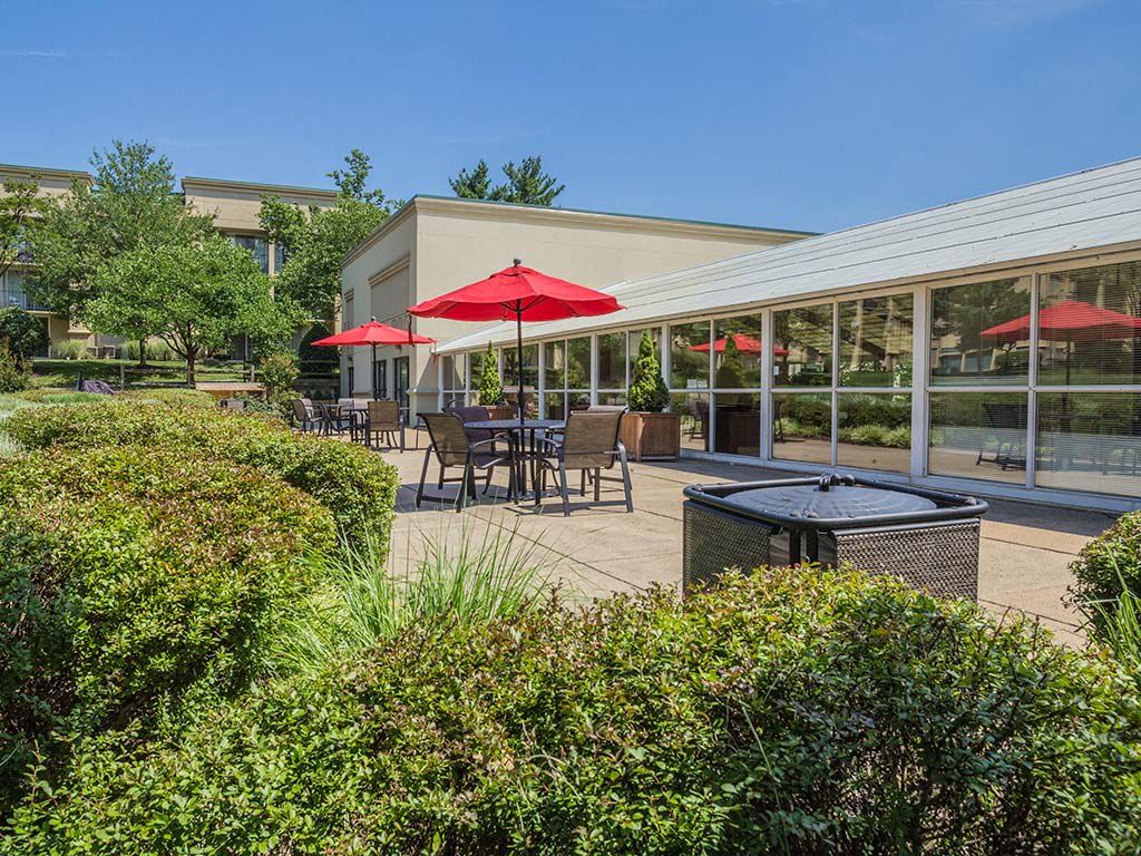 Stuart Woods Apartments in Herndon, VA