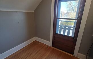 Studio, 1 bath, 650 sqft, $695, Unit Unit 8