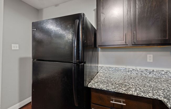 2 beds, 1 bath, 680 sqft, $999, Unit 4719-117