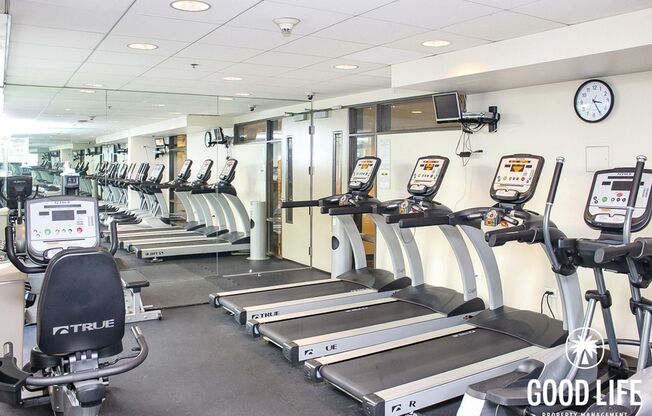 2 beds, 1 bath, $2,850, Unit Unit 710