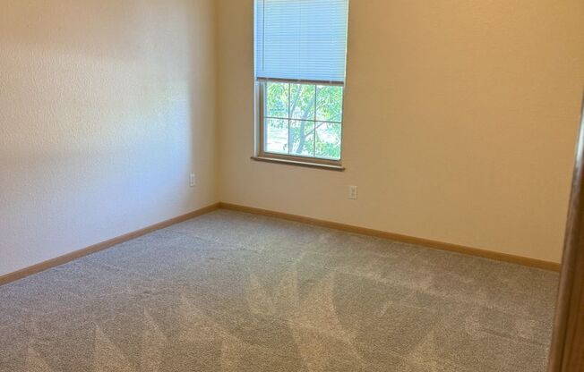 3 beds, 2 baths, 1,183 sqft, $1,163, Unit AC07B