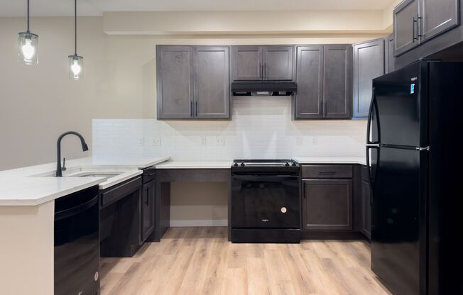 1 bed, 1 bath, 975 sqft, $2,224, Unit 4390-1